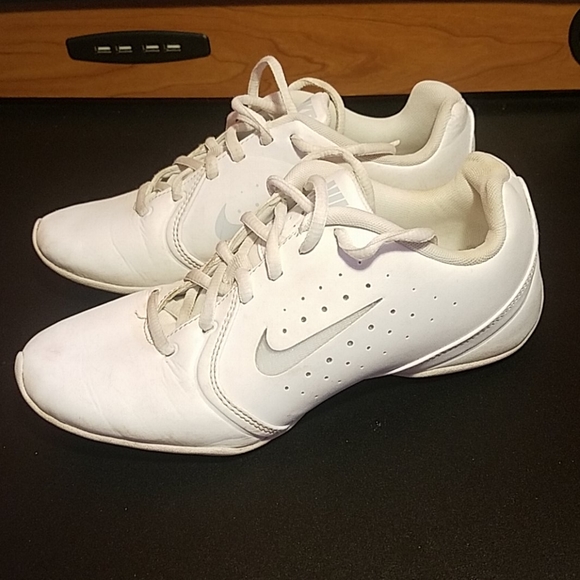 white nike cheerleading shoes